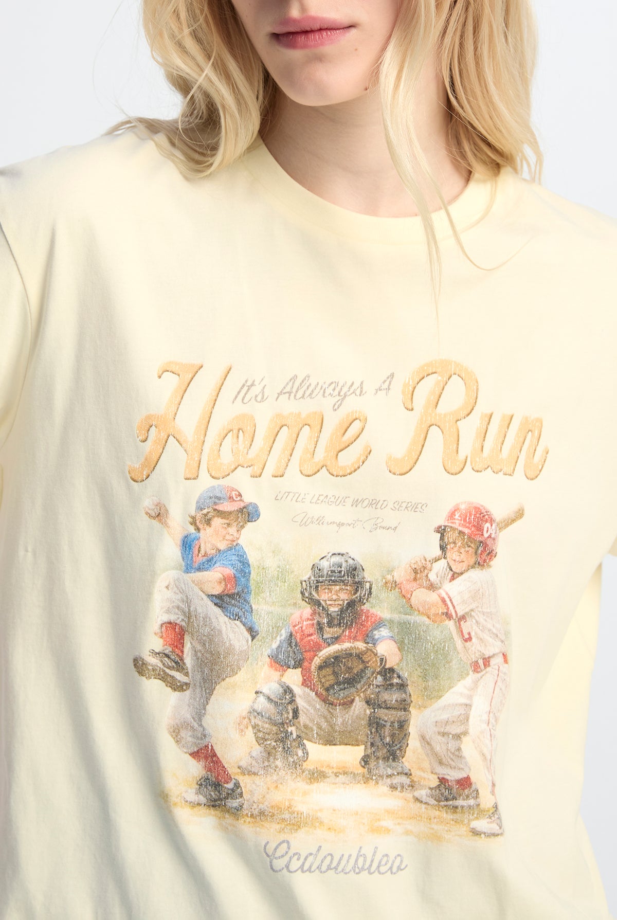 เสื้อยืดพิมพ์ลาย Home Run