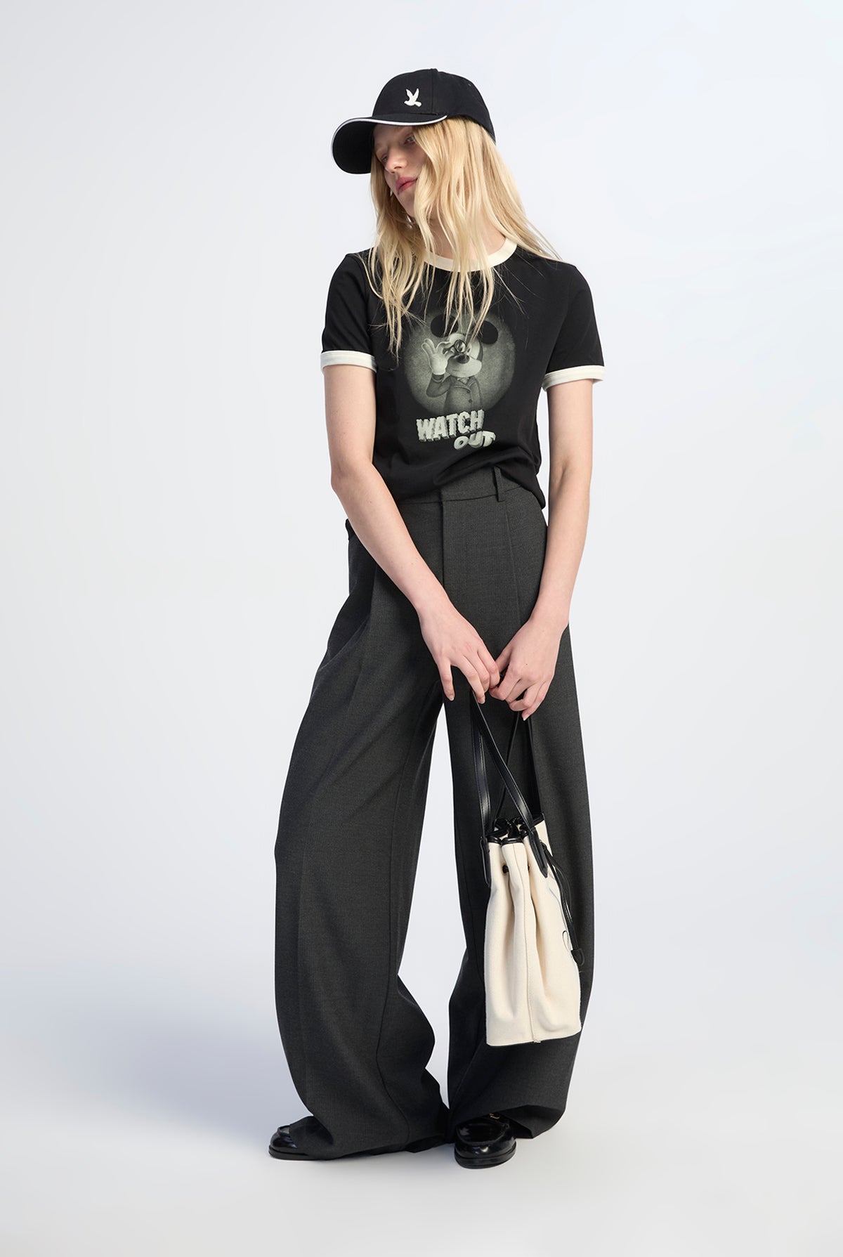 เสื้อยืดริงเกอร์ทรงรีแลกซ์ ลายมิคกี้ ฮาโลวีน