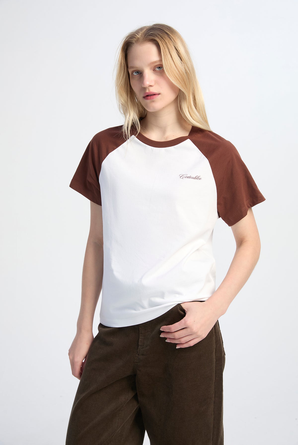 เสื้อยืดแขนสลาฟ
