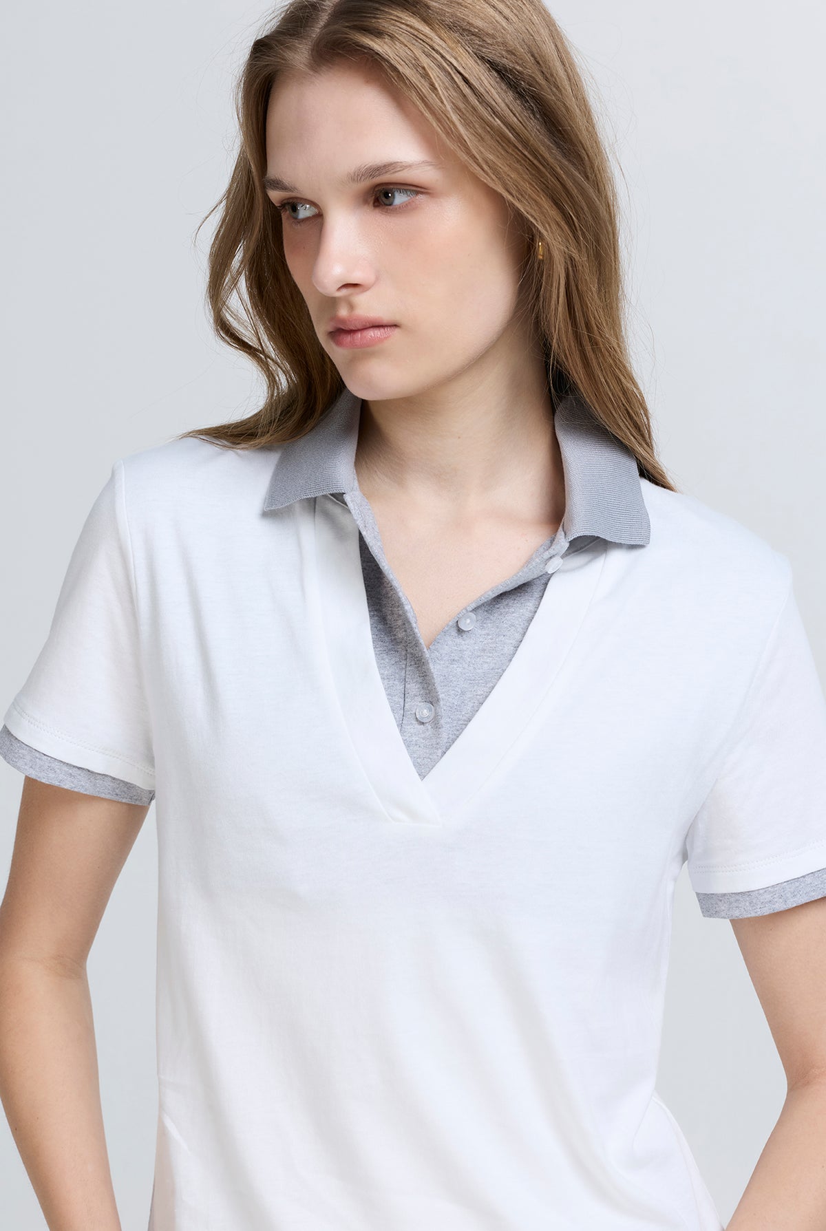 เสื้อโปโลปิเก้แต่งปกคอนทราสต์