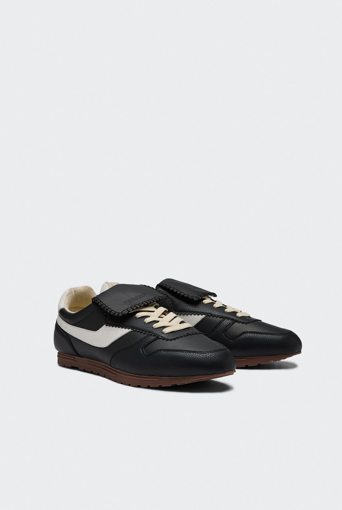 RETRO SOCCER SNEAKER