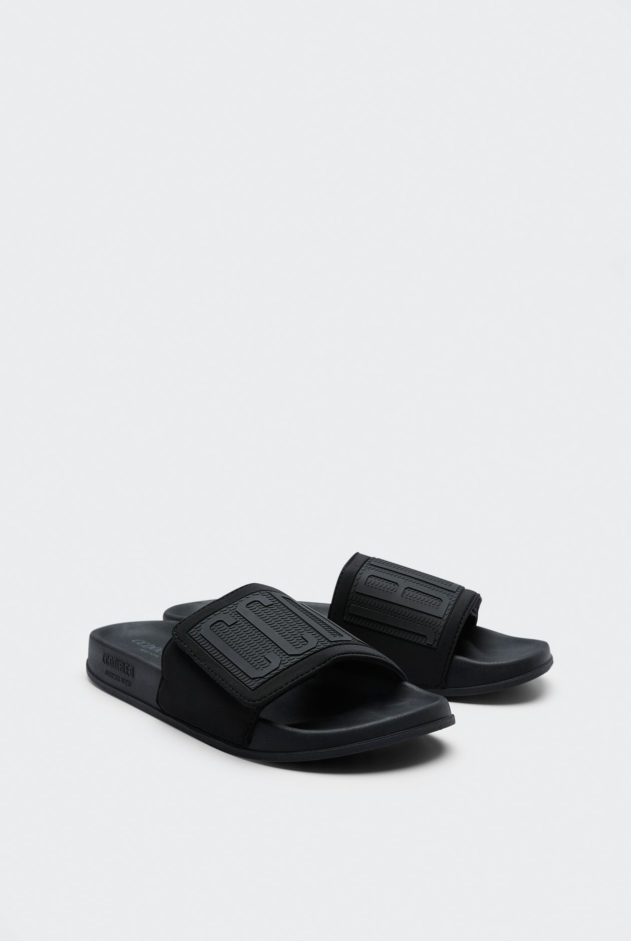 CC DOUBLE O LOGO SLIDES