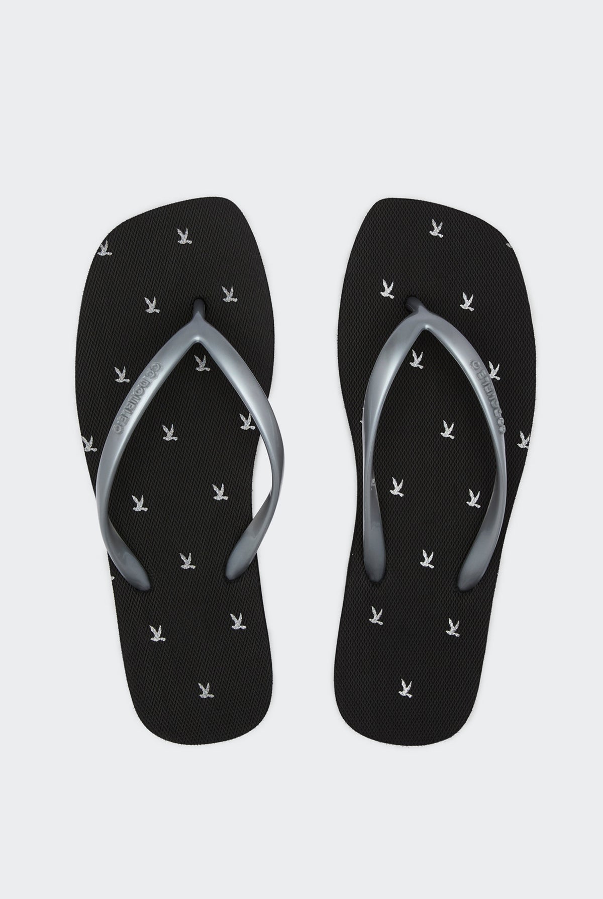 METALLIC STRAP FLIP-FLOPS